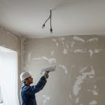 Как сделать фактурную штукатурку с помощью валика?