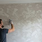 Как создать узоры на декоративной штукатурке?