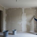 Как правильно штукатурить стены с гипсовыми вставками?